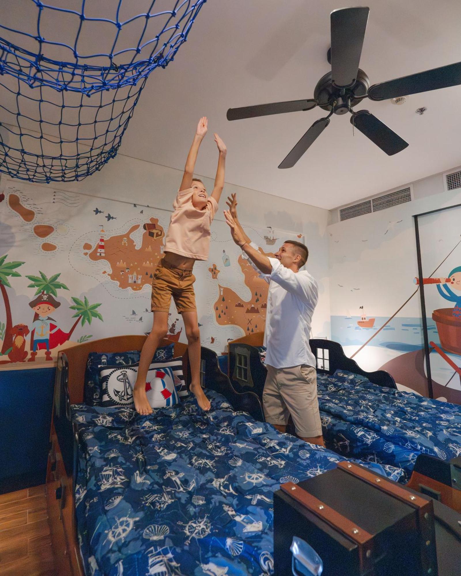 アナンタラ プーケット スイーツ&ヴィラズ マイカオビーチ エクステリア 写真